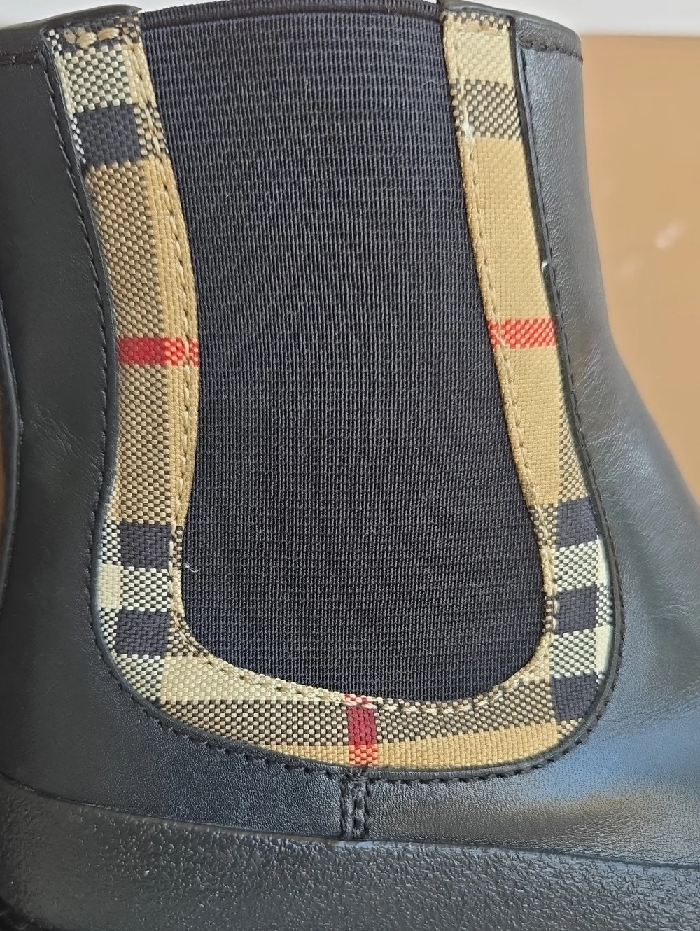 NWT Burberry Kids Vintage Check Detail Leather Chelsea Boots Black EU 32/ US 1 Y